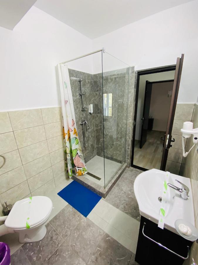 Blue Wave Hotel Navodari Bagian luar foto