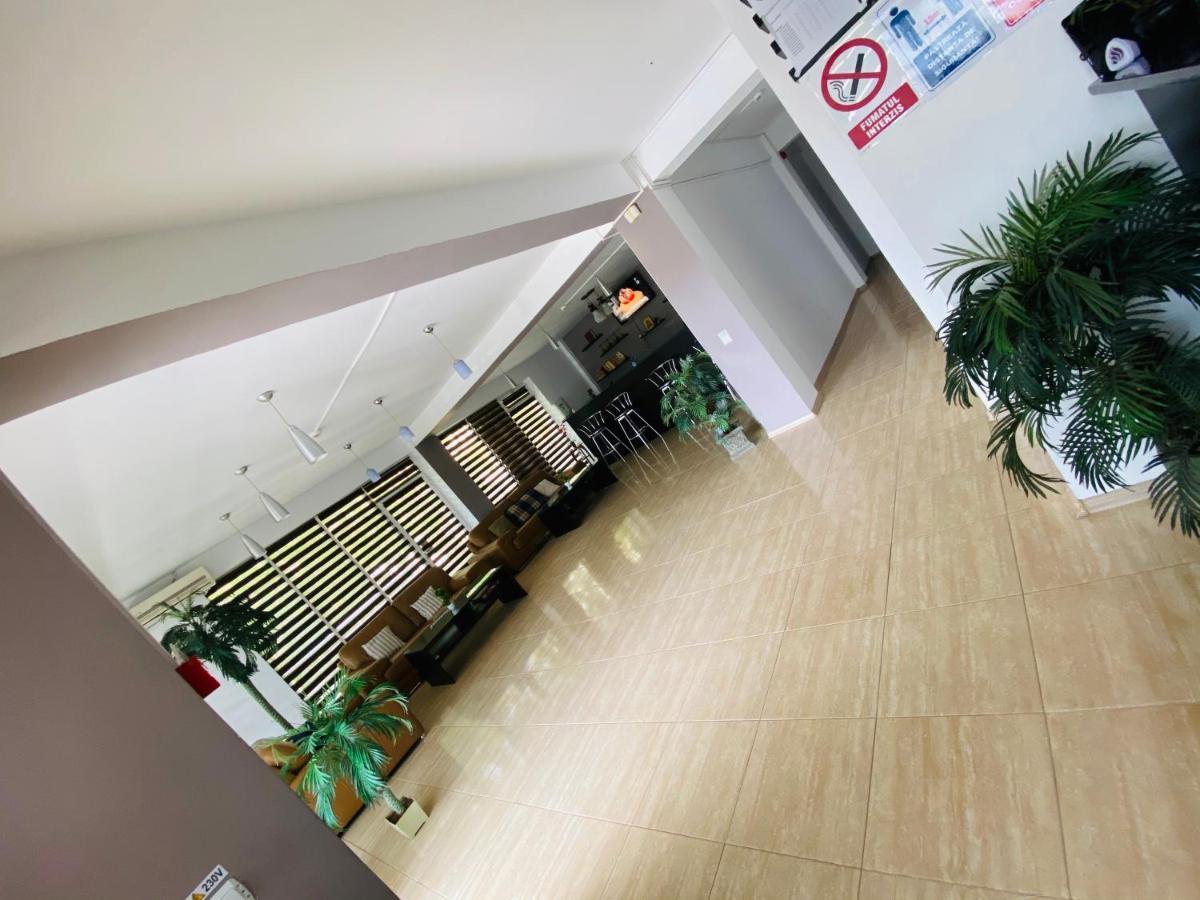 Blue Wave Hotel Navodari Bagian luar foto